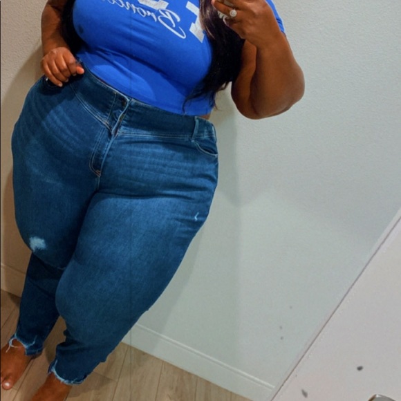 Distressed Jeans sz 28 - Picture 3 of 3